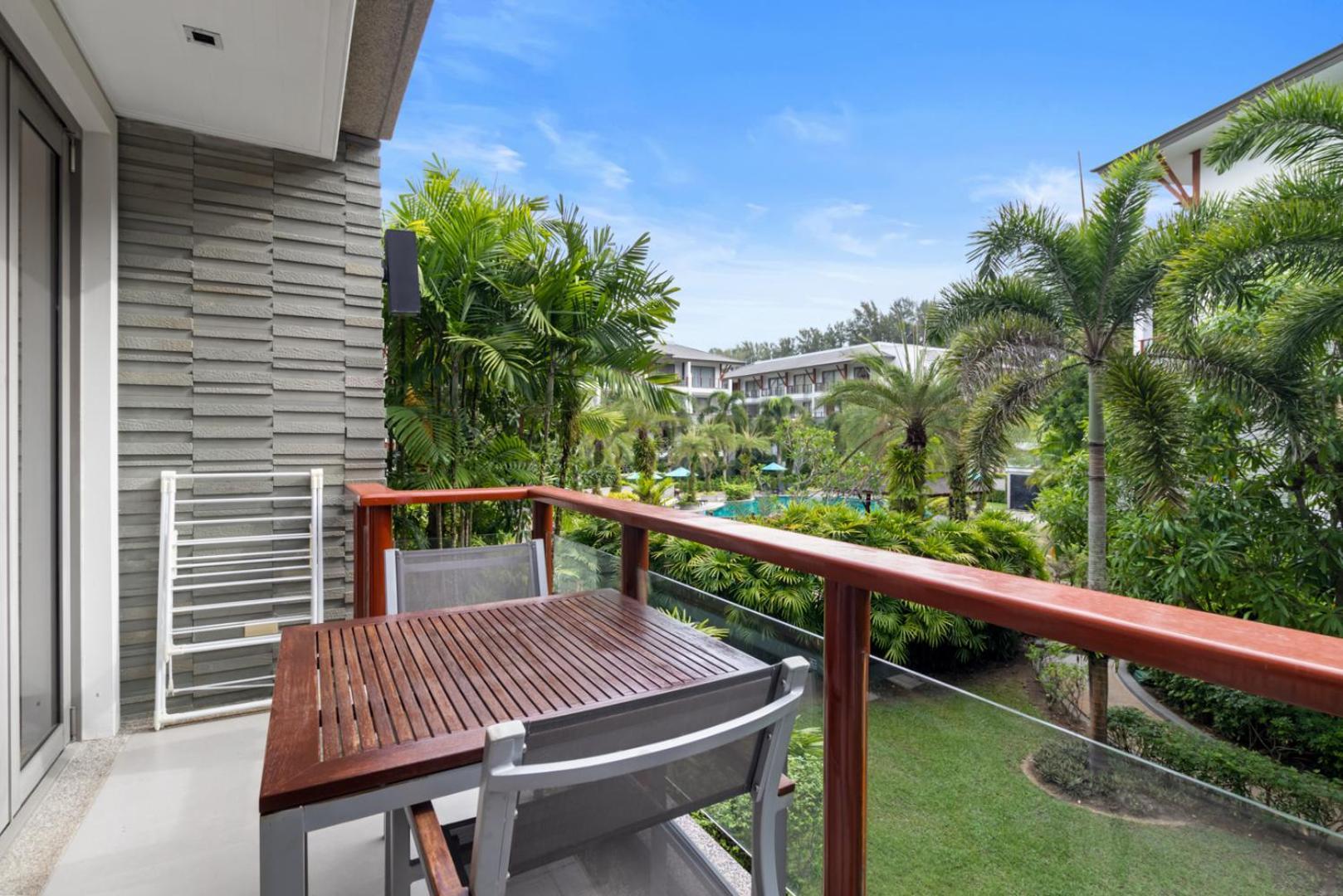Nai Thon Beachfront Apartments Kamer foto